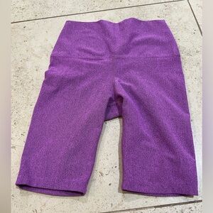 Give dancewear biker short purple